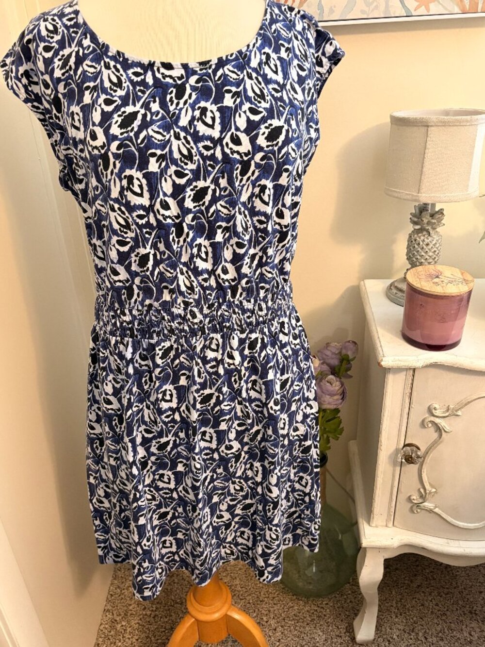 Cute summer dress by LOFT, size Large, blue, black and white